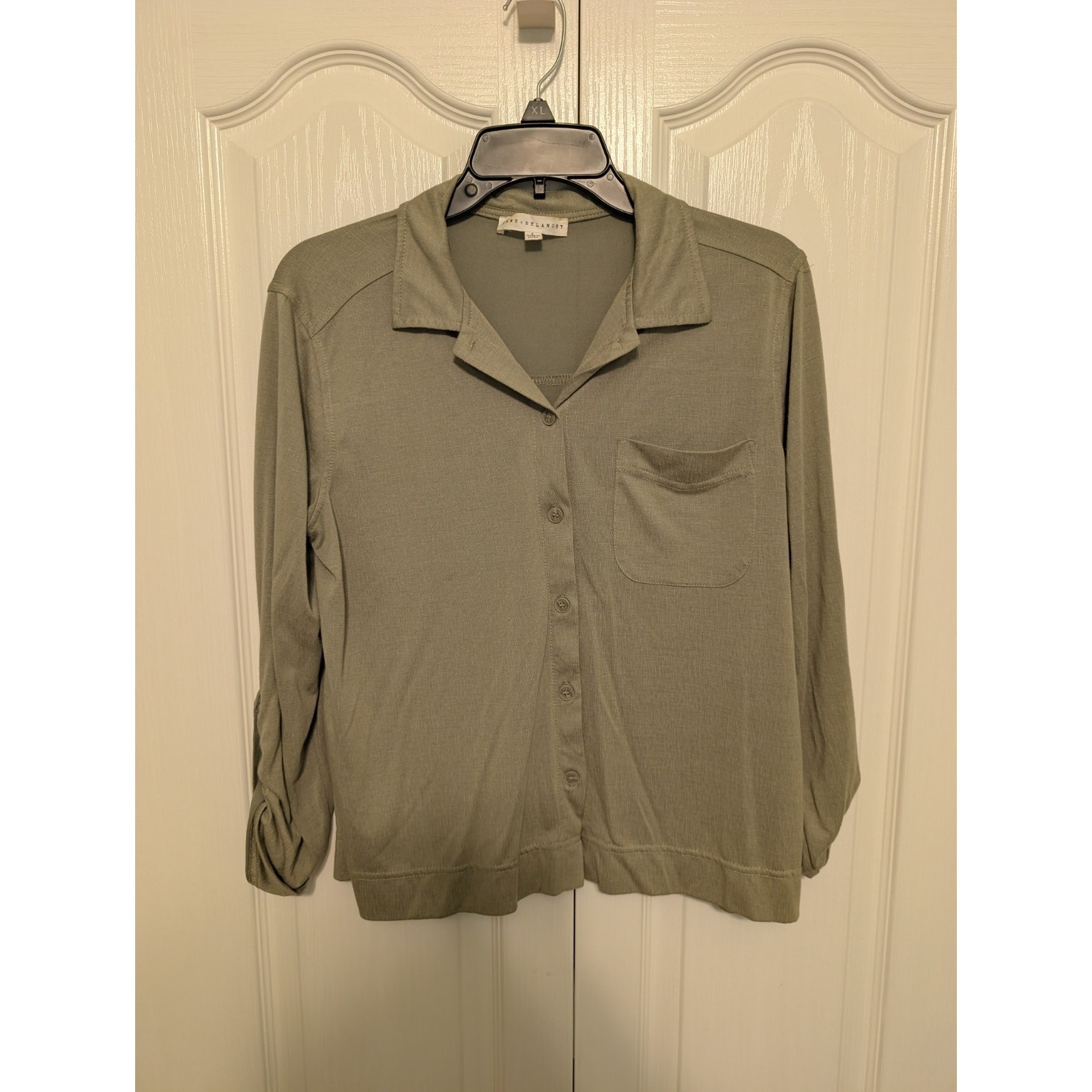 Jane And Delancey Sz M Rayon Blend Green Button Up Roll Tab Sleeves Nwt Shirt
